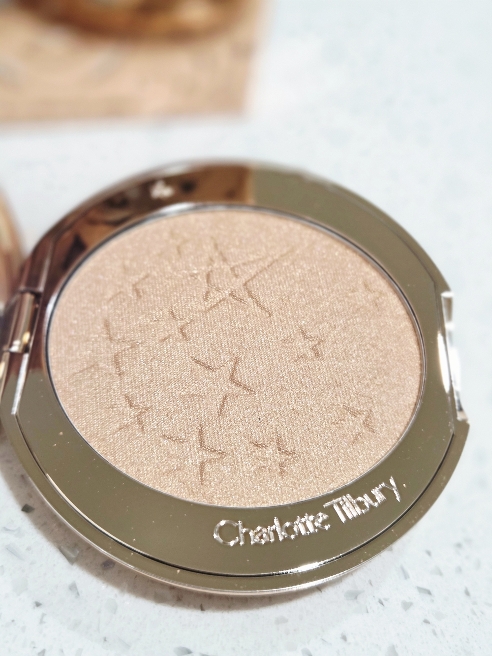 Charlotte Tilbury Gilded Glow Highlighter Compact - Shimmery Beige Glow